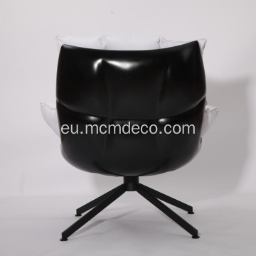 Erreprodukzio Patricia Urquiolaren Husk Lounge Chair